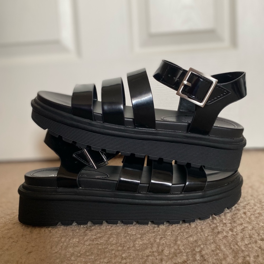 🖤 Black Platform Sandals 🖤